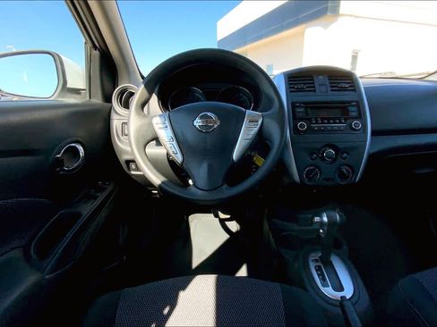 Used 2017 Nissan Versa SV image 6