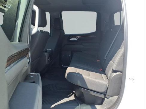 Used 2025 Chevrolet Silverado 1500 LT Trail Boss w/ Convenience Package II AWD/4WD image 6