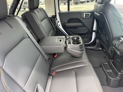 New 2026 Jeep Wrangler Unlimited Sahara AWD/4WD image 38