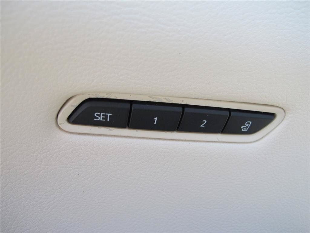 Used 2021 Cadillac XT5 Premium Luxury FWD image 11