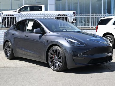 Used 2024 Tesla Model Y Performance AWD/4WD image 2