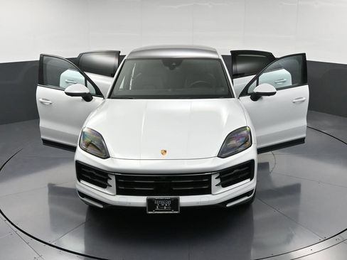 Certified 2024 Porsche Cayenne image 34