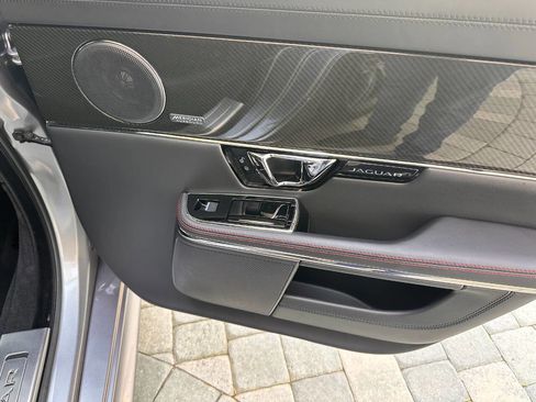 Used 2014 Jaguar XJ R LWB RWD image 82