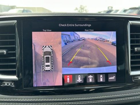 Used 2022 Chrysler Pacifica Limited w/ Uconnect Theater Family Group AWD/4WD image 13