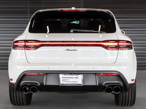 Certified 2025 Porsche Macan AWD/4WD image 9