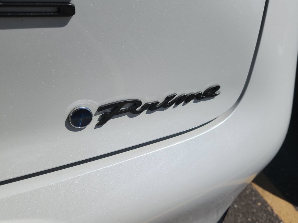 Used 2023 Toyota Prius Prime FWD image 22