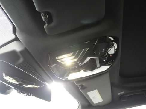 Used 2025 BMW 530i w/ Premium Package image 23