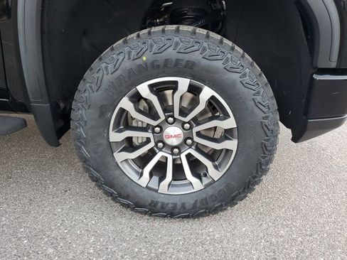 Used 2022 GMC Sierra 1500 AT4 w/ AT4 Premium Package image 5