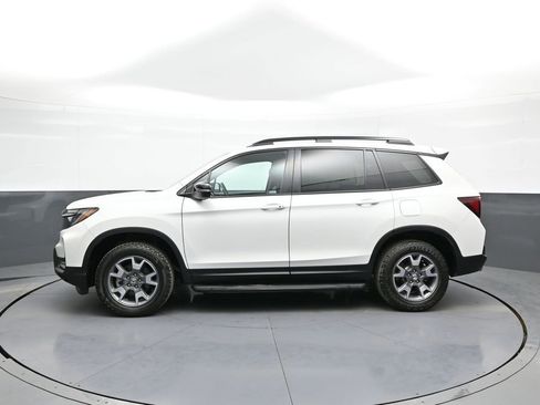 Certified 2023 Honda Passport TrailSport image 9