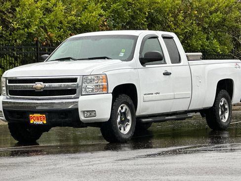Used 2007 Chevrolet Silverado 1500 LT w/ Suspension Package, Off-Road" image 8