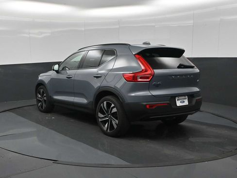 Used 2023 Volvo XC40 B5 Plus w/ Driver Assist Package AWD/4WD image 6