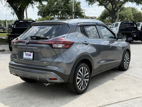 Used 2024 Nissan Kicks SV w/ Exterior Package FWD image 5