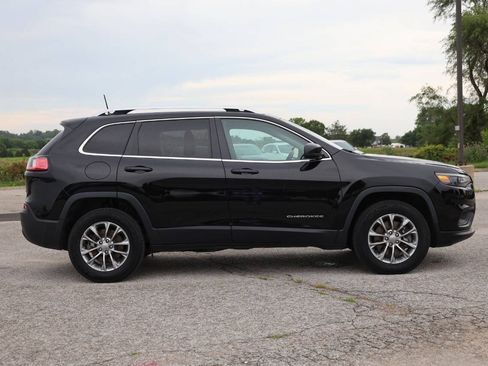 Used 2019 Jeep Cherokee Latitude Plus w/ Cold Weather Group AWD/4WD image 7