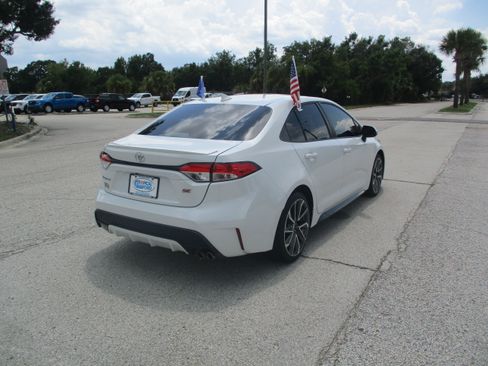 Used 2022 Toyota Corolla SE w/ SE Premium Package FWD image 7