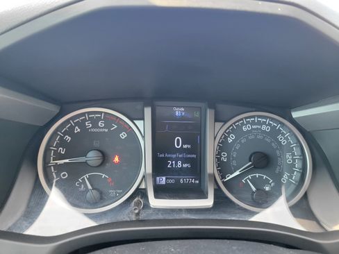 Used 2020 Toyota Tacoma SR5 AWD/4WD image 18