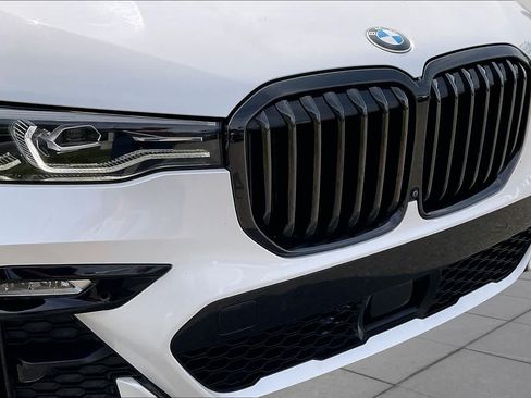 Used 2022 BMW X7 xDrive40i w/ M Sport Package AWD/4WD image 31