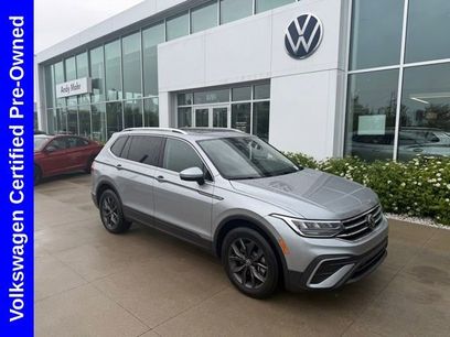 Used 2022 Volkswagen Tiguan SE w/ Panoramic Sunroof Package