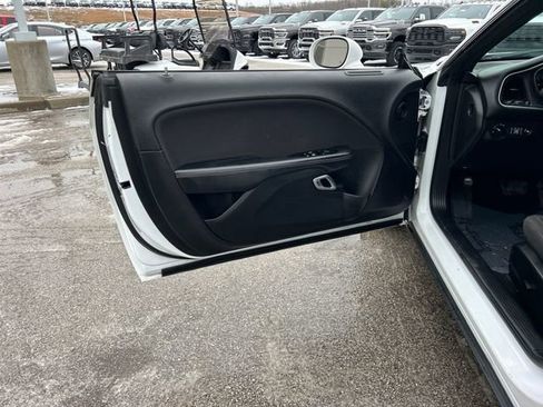 Used 2019 Dodge Challenger SXT image 26