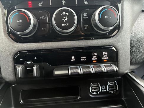 Used 2022 RAM 1500 Big Horn AWD/4WD image 26