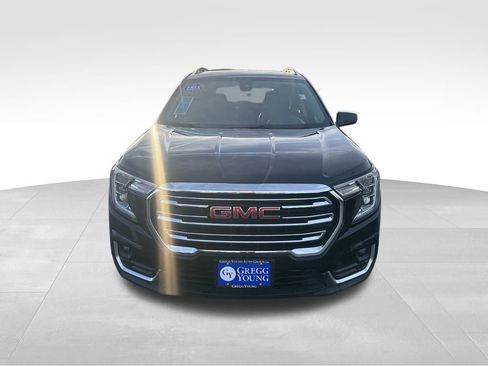 Used 2024 GMC Terrain SLT image 10