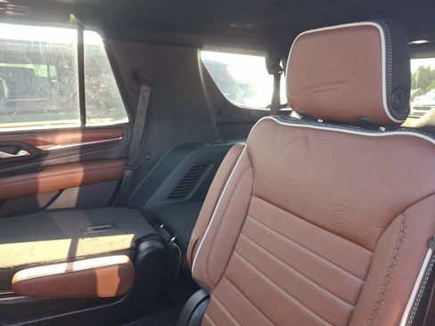 Used 2024 GMC Yukon Denali Ultimate AWD/4WD image 12