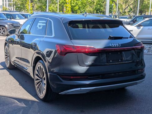 Used 2019 Audi e-tron Prestige AWD/4WD image 5