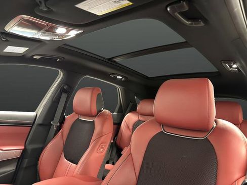 Used 2025 Genesis GV70 2.5T w/ Sport Prestige Package image 7