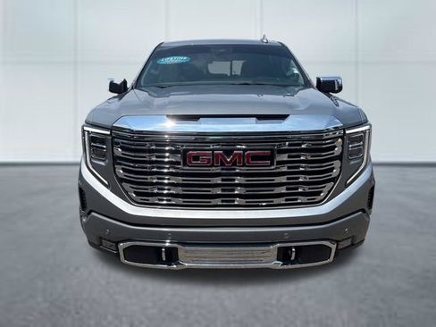 Used 2024 GMC Sierra 1500 Denali w/ Technology Package AWD/4WD image 6