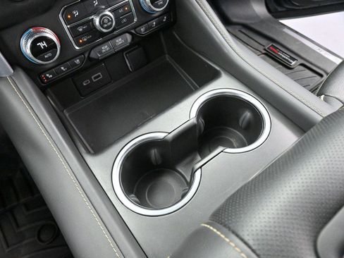 Used 2022 GMC Yukon SLT w/ SLT Premium Package image 28