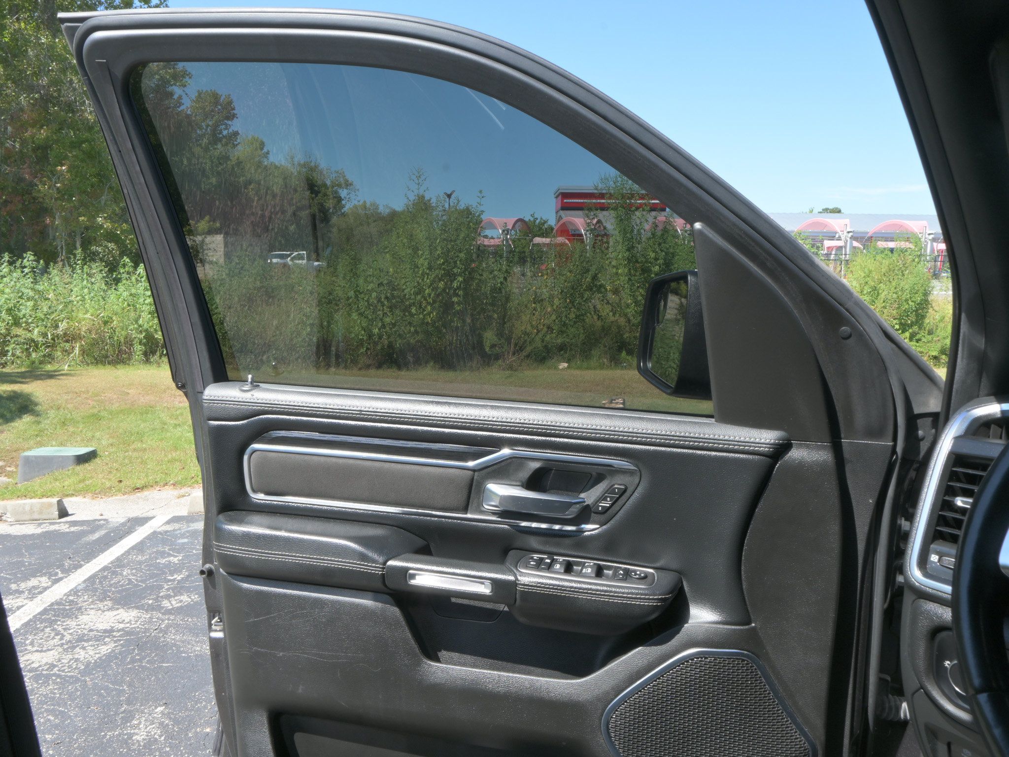 Used 2024 RAM 1500 Laramie RWD image 29