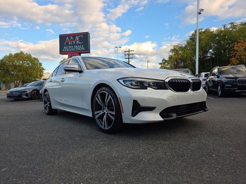 Used 2019 BMW 330i xDrive Sedan w/ Driving Assistance Package image 9