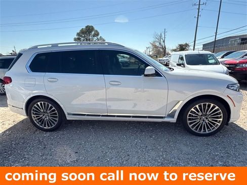 Used 2022 BMW X7 xDrive40i w/ Premium Package image 1