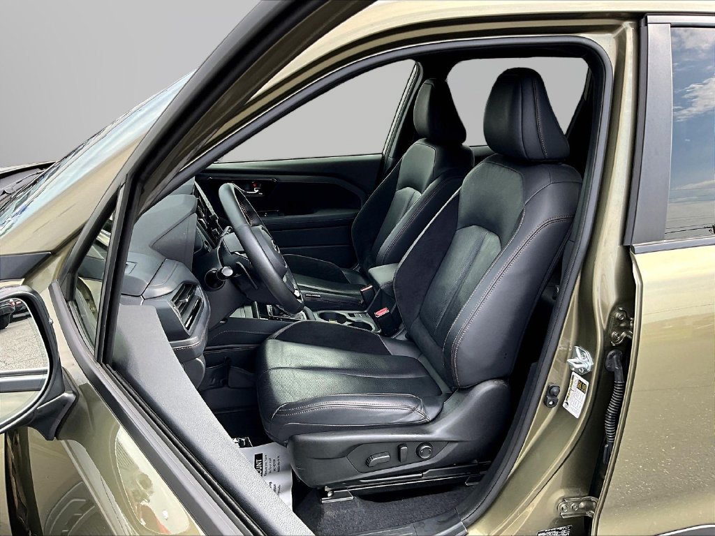 Used 2025 Subaru Forester Touring AWD/4WD image 25
