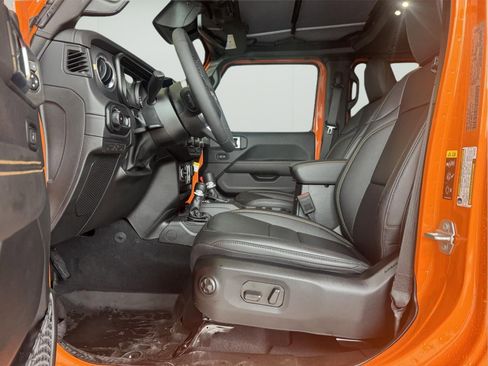 New 2025 Jeep Wrangler Unlimited Sahara AWD/4WD image 10
