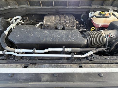 Used 2023 Chevrolet Silverado 1500 LT AWD/4WD image 29