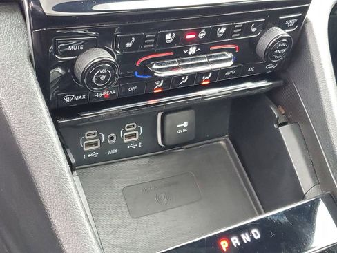 Used 2024 Jeep Grand Cherokee L Limited w/ Luxury Tech Group II image 23