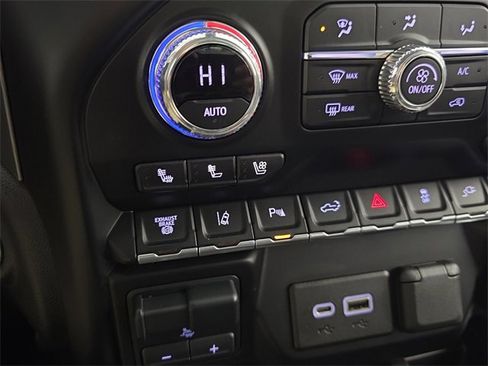 Used 2021 GMC Sierra 3500 Denali w/ Denali Ultimate Package image 19