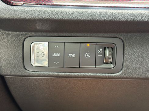 Used 2025 Chevrolet Traverse Z71 w/ Enhanced Driving Package AWD/4WD image 17