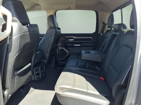 Used 2019 RAM 1500 Laramie AWD/4WD image 7