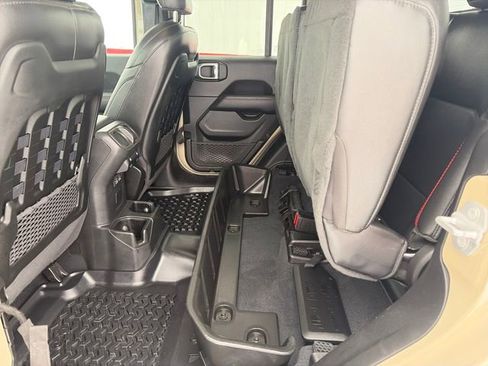 Used 2022 Jeep Gladiator Rubicon w/ Cold Weather Group image 37