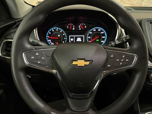 Used 2018 Chevrolet Equinox LT FWD image 14
