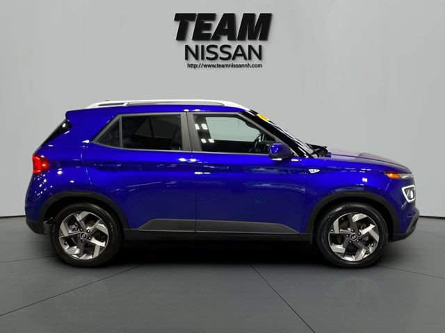 Used 2022 Hyundai Venue Limited FWD image 7