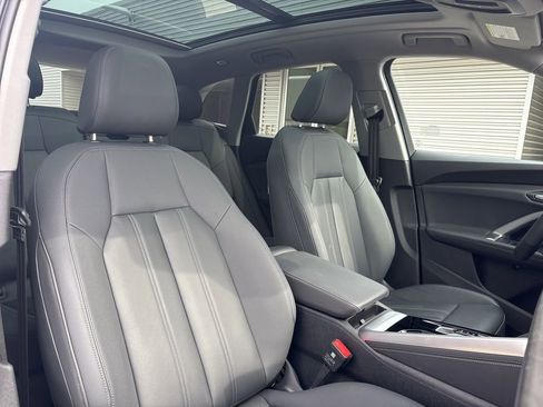 Certified 2025 Audi Q5 Premium w/ Convenience Package image 16