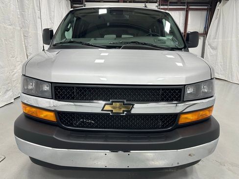 Used 2025 Chevrolet Express 3500 LT w/ LT Preferred Equipment Group image 2