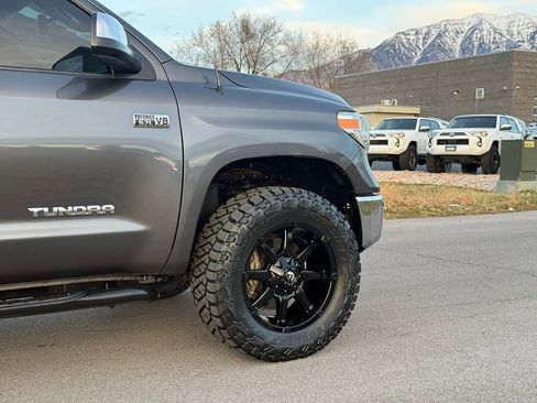 Used 2018 Toyota Tundra Limited w/ Limited Premium Package AWD/4WD image 4