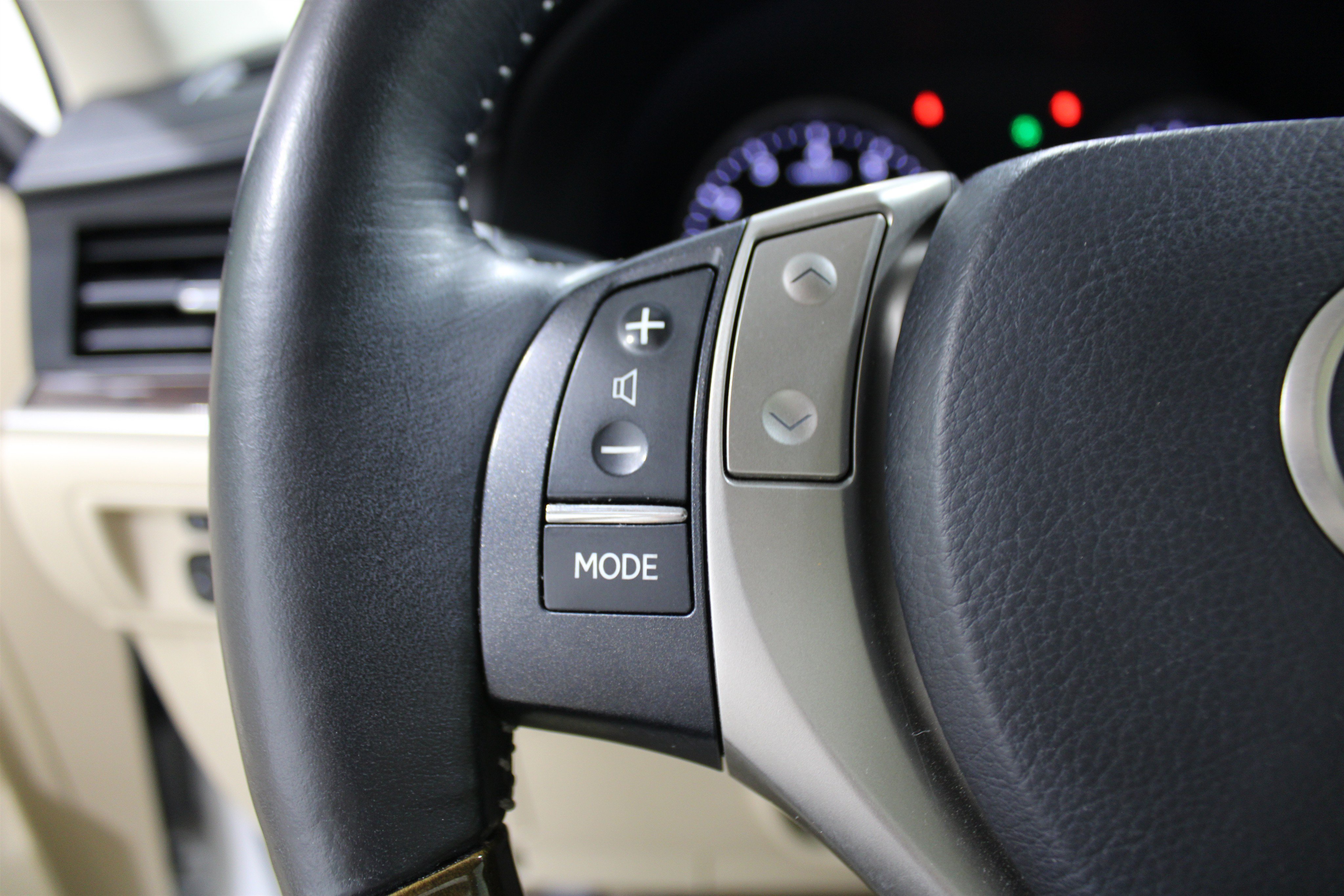 Used 2015 Lexus ES 350 w/ Luxury Package FWD image 19