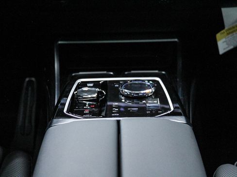 New 2026 BMW 740i w/ Premium Package RWD image 14