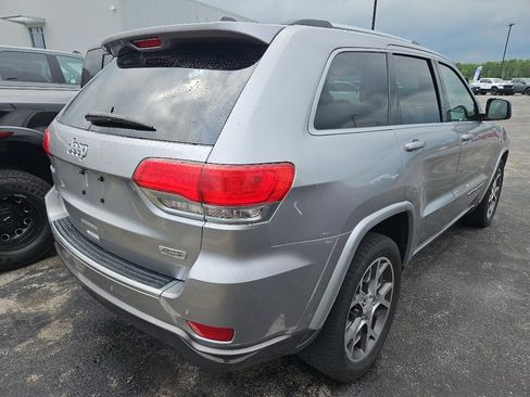 Used 2018 Jeep Grand Cherokee Limited AWD/4WD image 7