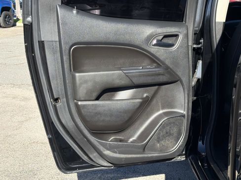 Used 2022 Chevrolet Colorado LT w/ LT Convenience Package image 21