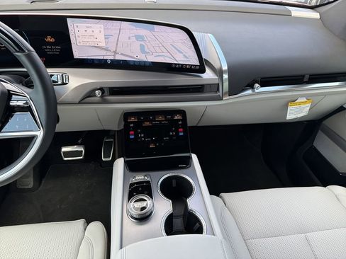 New 2026 Cadillac Vistiq Premium Luxury AWD/4WD image 17